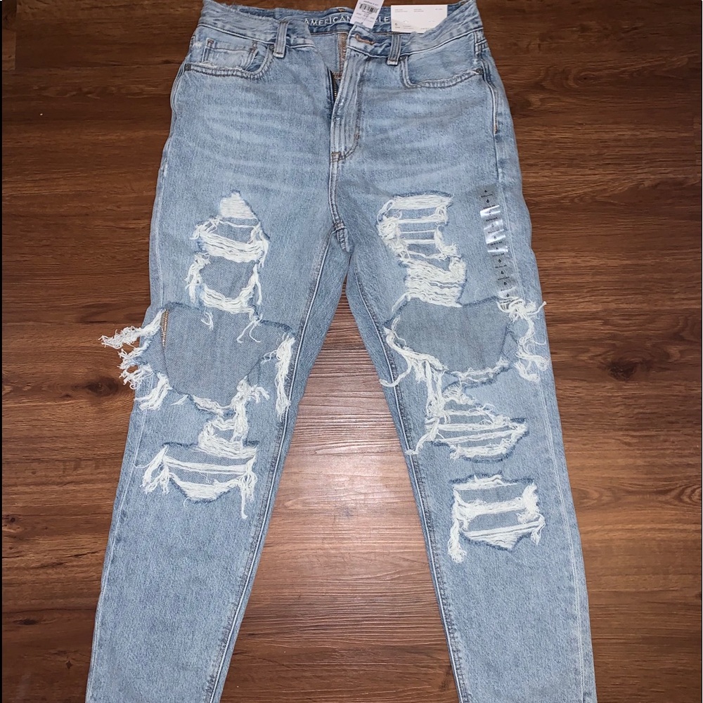 American Eagle Regular Mom Jean - Picture 2 of 3